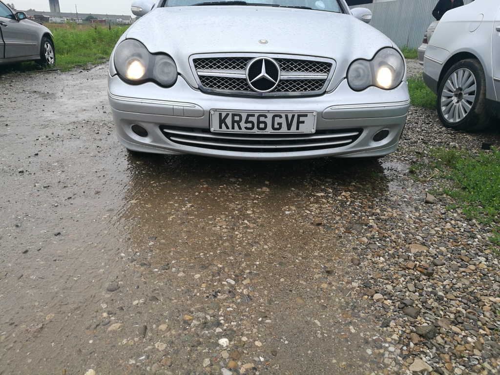 Bara fata Mercedes c class w203 Facelift