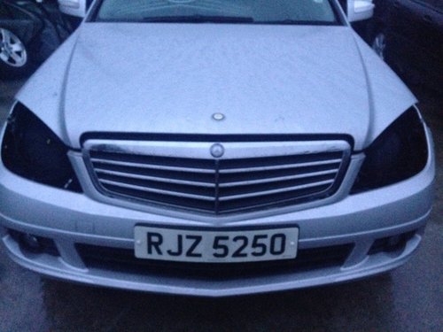 Bara fata mercedes c class w204 2007 completa c220