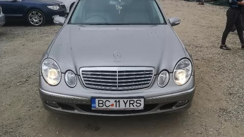 Bara fata Mercedes E-Class W211