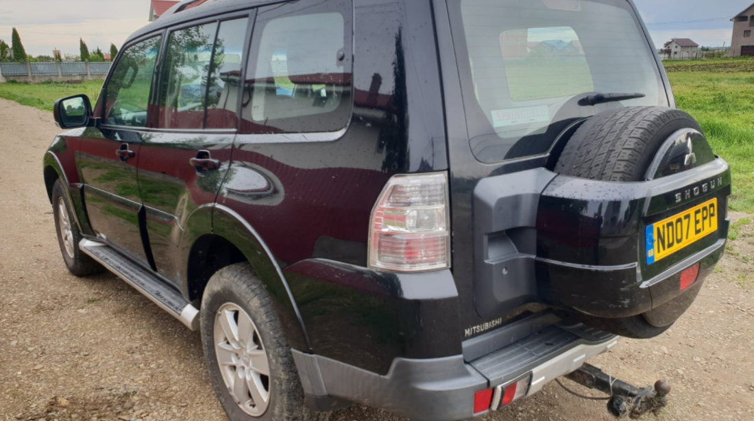 Bara fata Mitsubishi Pajero 2007 4x4 4M41 3.2 Di-D