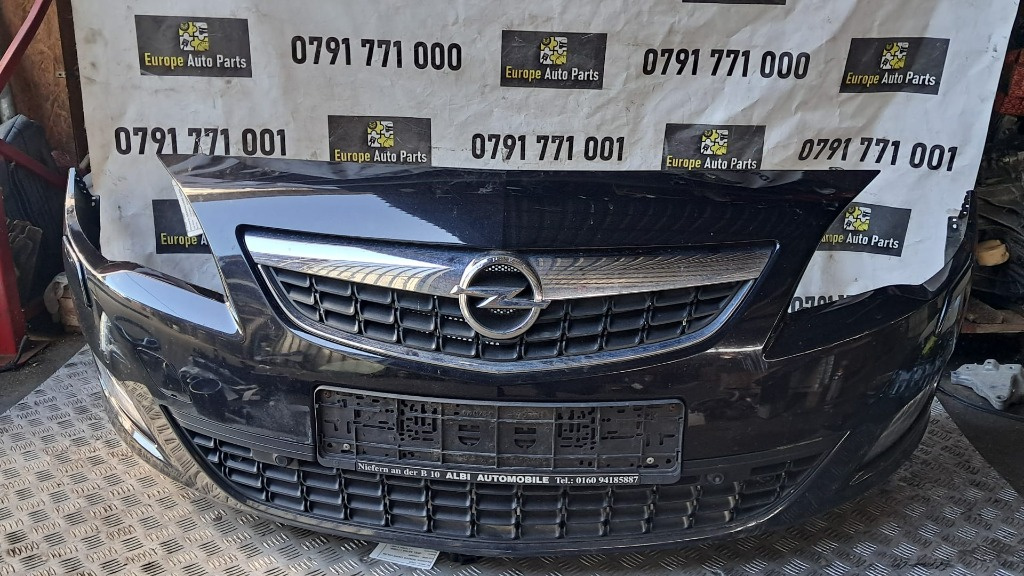 Bara fata neagra cu spalatoare far Opel Astra J an 2011 cod culoare Z20R