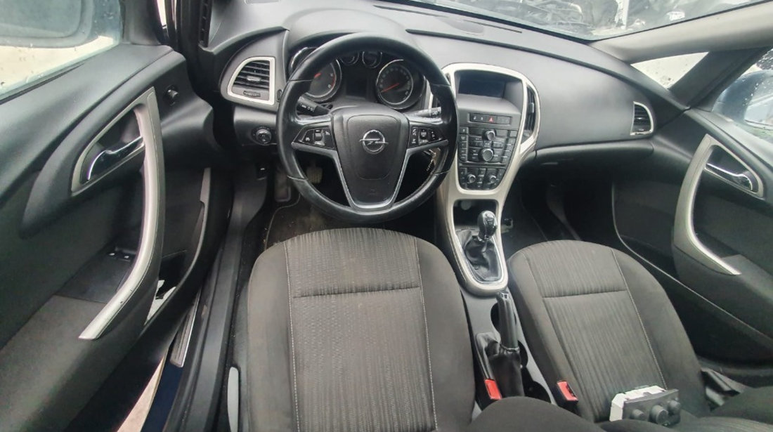 Bara fata Opel Astra J 2011 hatchback 1.3 cdti