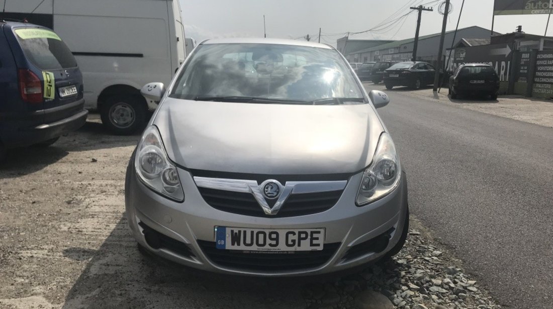 Bara fata Opel Corsa D 2008 hatchback 1.3 cdti