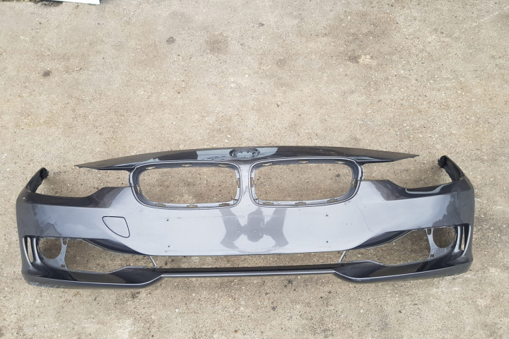 Bara fata originala cu mic defect BMW Seria 3 F30/F31/F34 [2011 - 2016] Sedan 318d MT (143 hp)