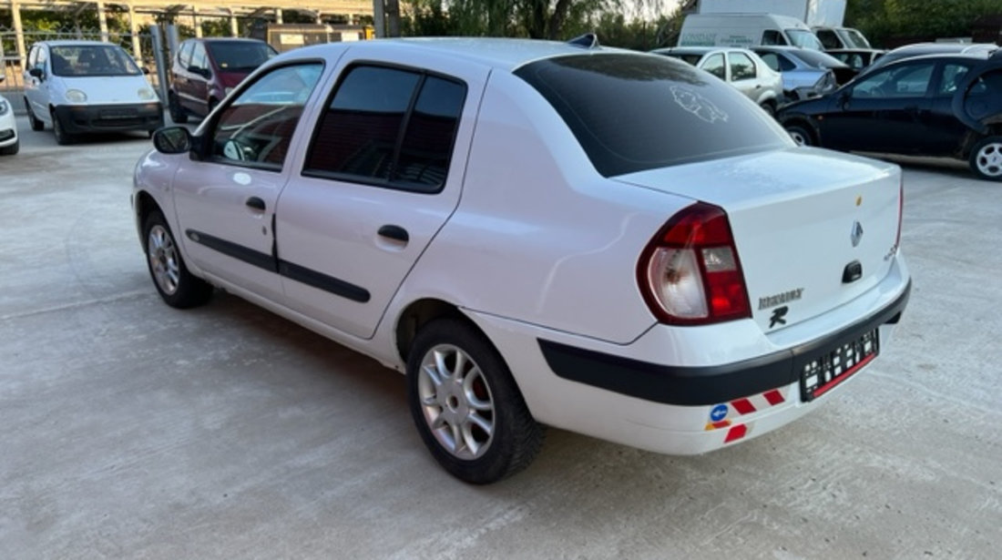 Bara fata Renault Clio 2 2006 berlina 1.5 dci