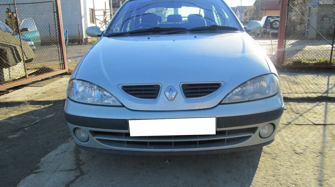 bara fata renault megane 1 1.6b an 2002