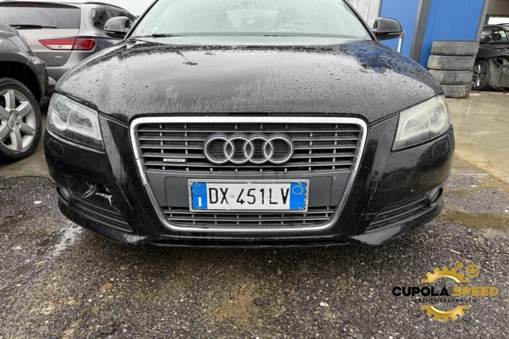 Bara fata S-Line ( mici defecte ) Culoare LY9B Audi A3 8P/8PA [2th facelift] [2008 - 2013] 2.0TDI CBBB Quattro