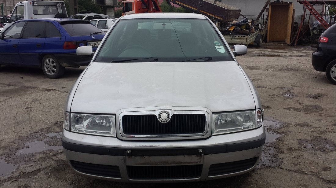 BARA FATA SKODA OCTAVIA 2004