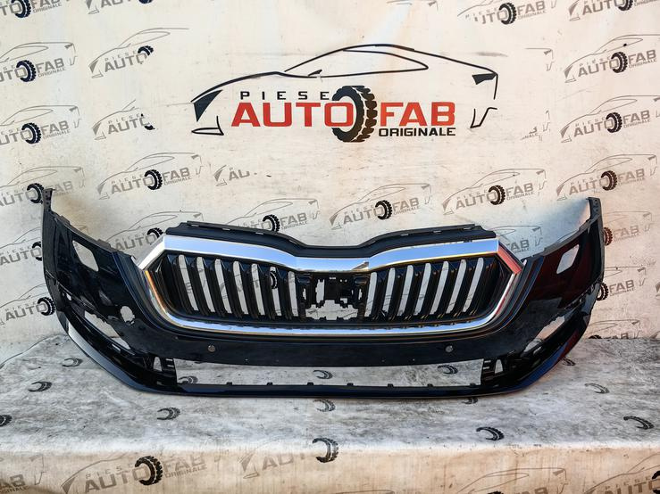 Bara fata Skoda Octavia 4 an 2019-2020-2021-2022-2023 Gauri pentru 6 senzori si spalatoare faruri Y8JAXM9V2N