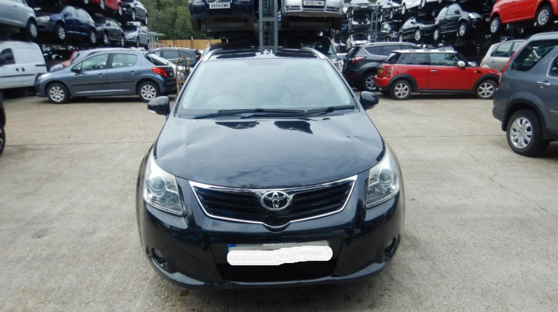 Bara fata Toyota Avensis 2010 Break 2.0 D