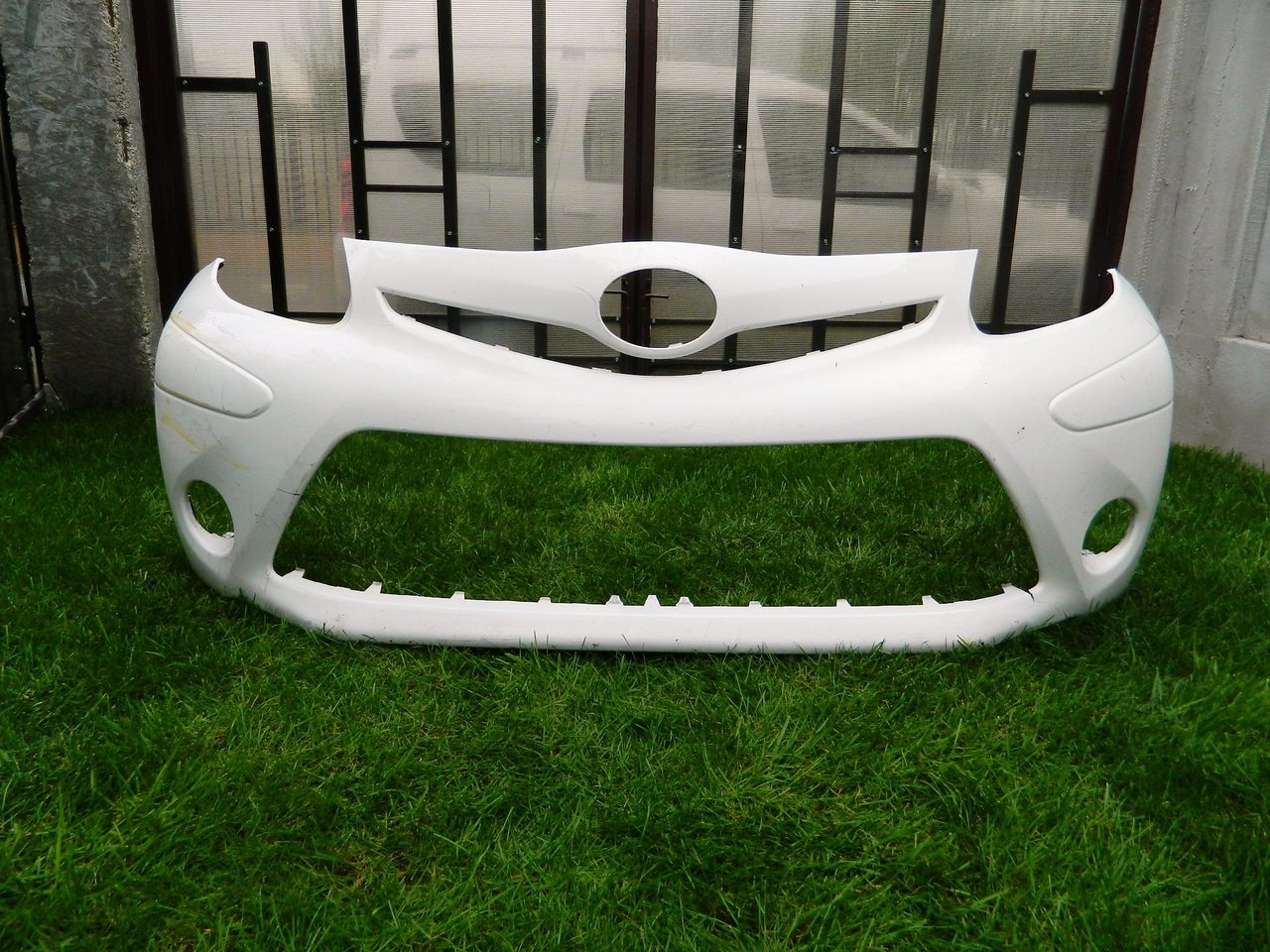 Bara fata Toyota Aygo model  2011-2012 cod 52119-0h110