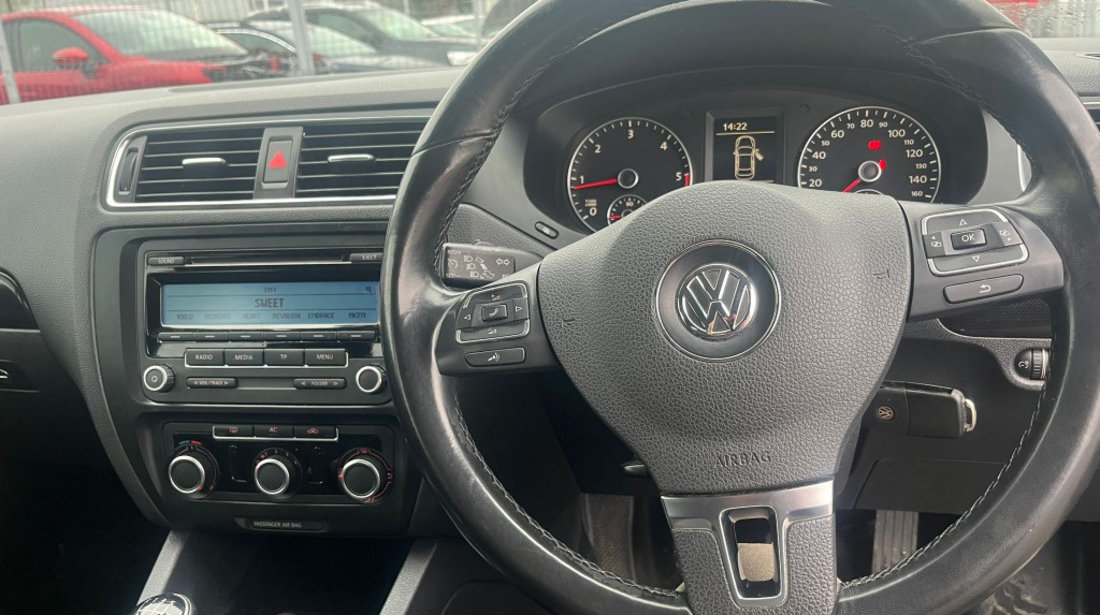 Bara fata Volkswagen Jetta 2011 SEDAN 2.0 TDI CFFB