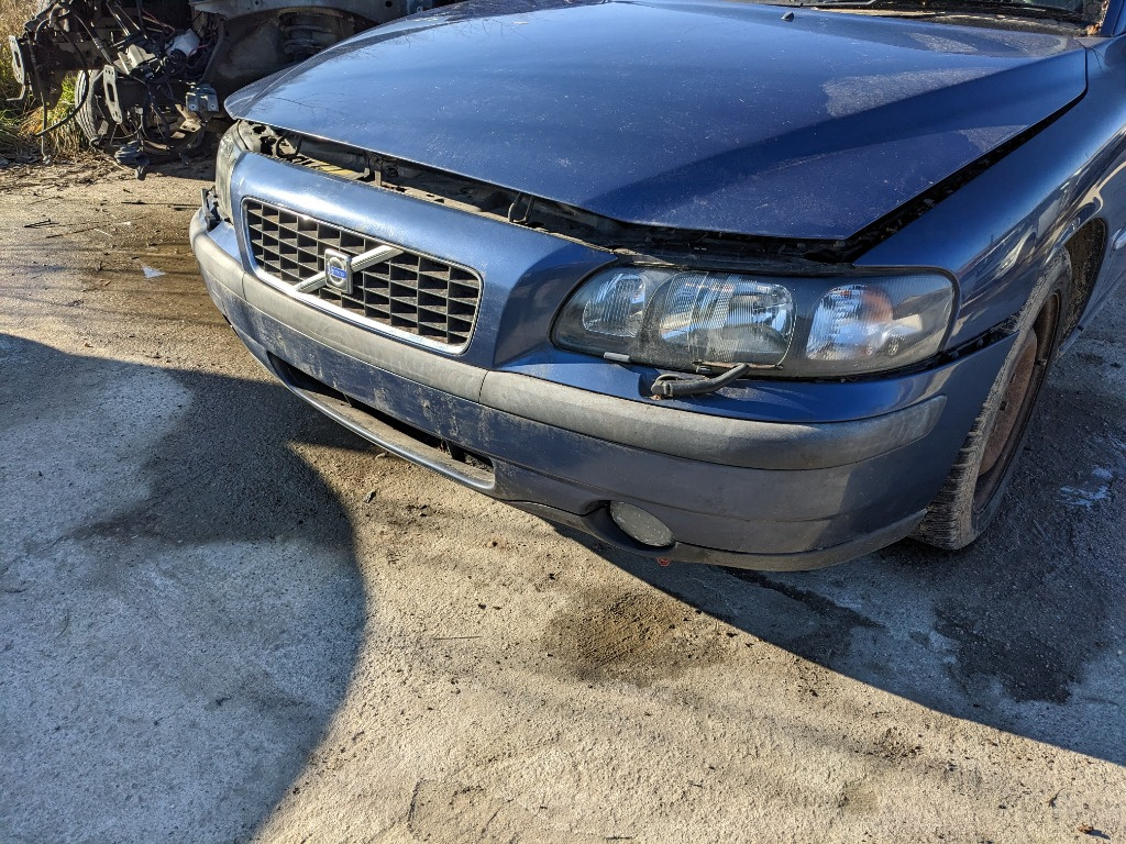 Bara fata Volvo S60 an 2003 spoiler culoare albastru cod 450-26