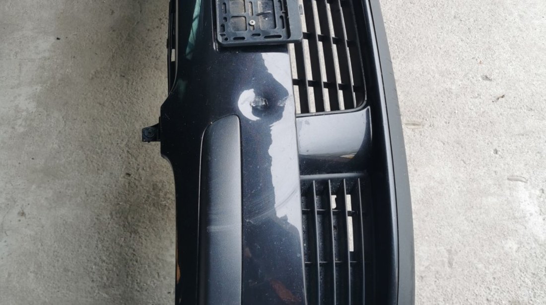 Bara fata VW Golf 5 neagra LC9Z cu grile
