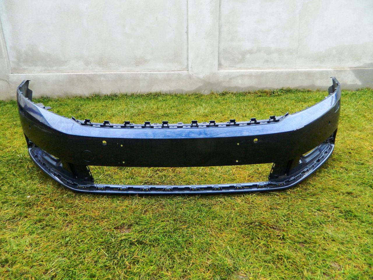 Bara fata VW Passat model 2012-2014 cod 3AA807221