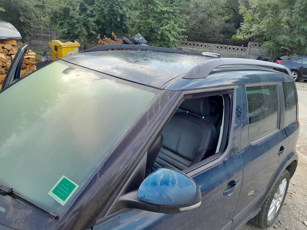 bara longitudinala Skoda Yeti 2013