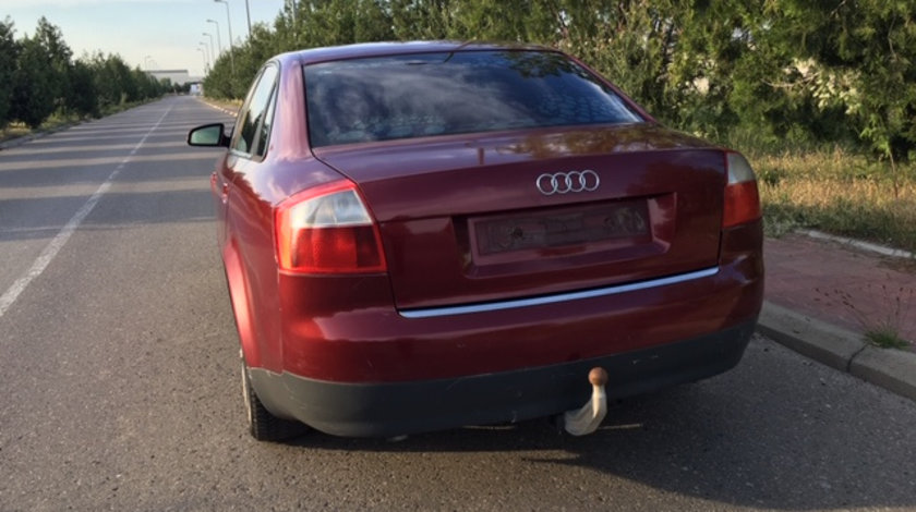 Bara spate Audi A4 B6 berlina