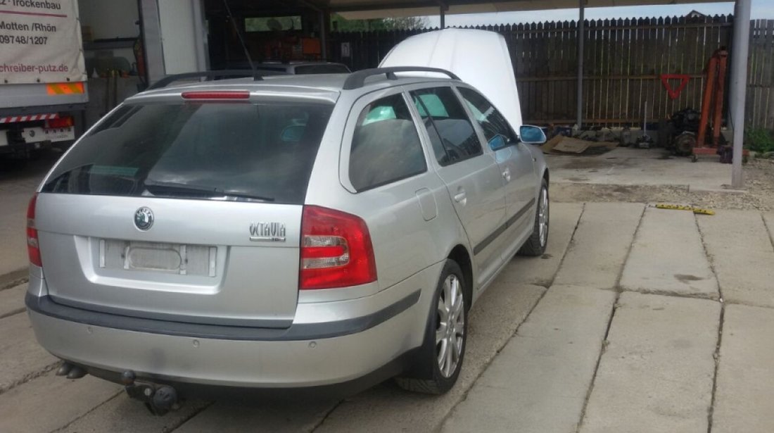 Bara spate completa cu senzori parcare skoda octavia 2 combi