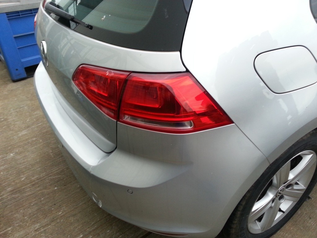 Bara spate cu senzori de parcare Vw Golf 7 hatchback model 2013