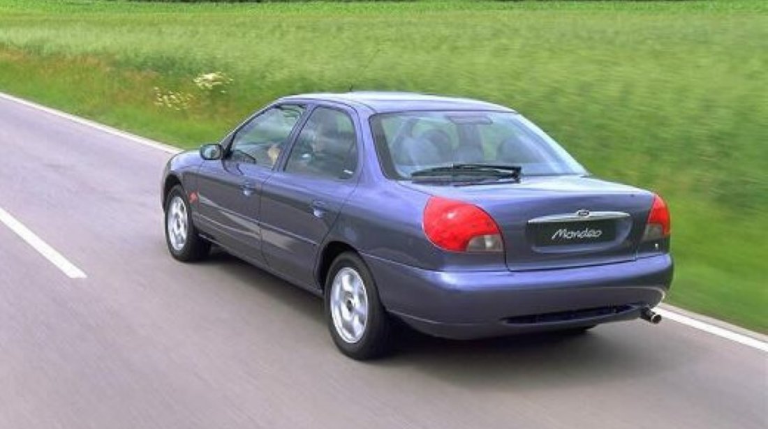 Bara spate Ford Mondeo berlina/hatchback dupa 1996