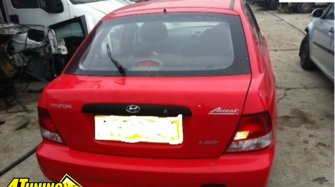 Bara spate hyundai accent 2001