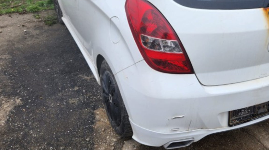 Bara spate Hyundai i20 2010 Coupe 1.2