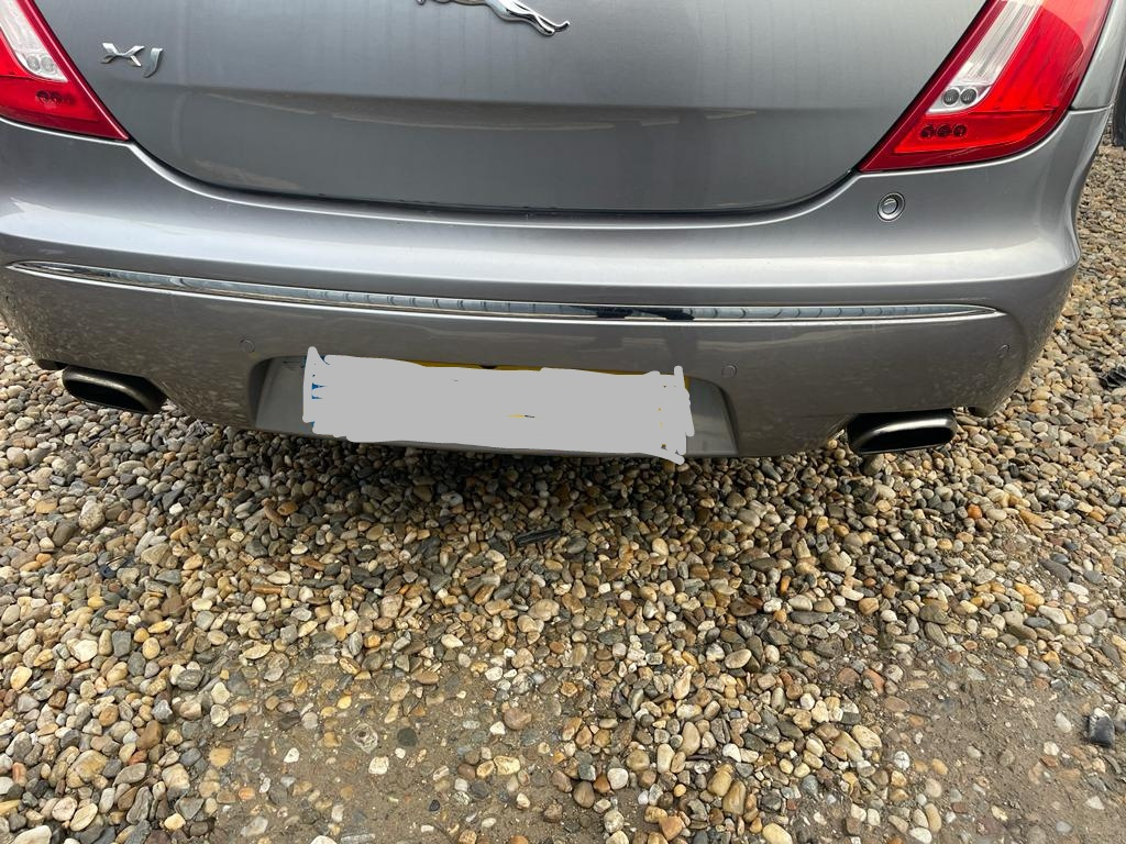 Bara spate Jaguar XJ 3.0 d 2011