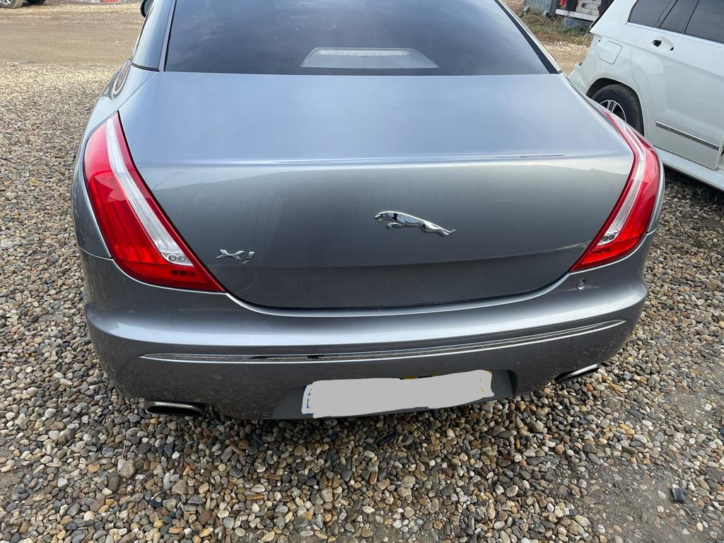 Bara spate Jaguar XJ 3.0 d 2012
