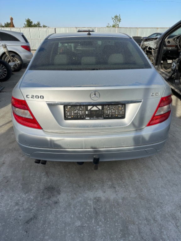 Bara spate Mercedes c class w204 varianta cu senzori de parcare