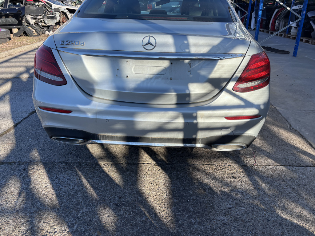 Bara spate Mercedes E-Class W213 2.0 Motorina 2016, MODEL CU SENZORI