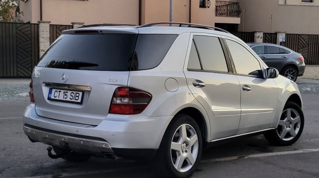 Bara spate Mercedes ml w164 model cu senzori de parcare