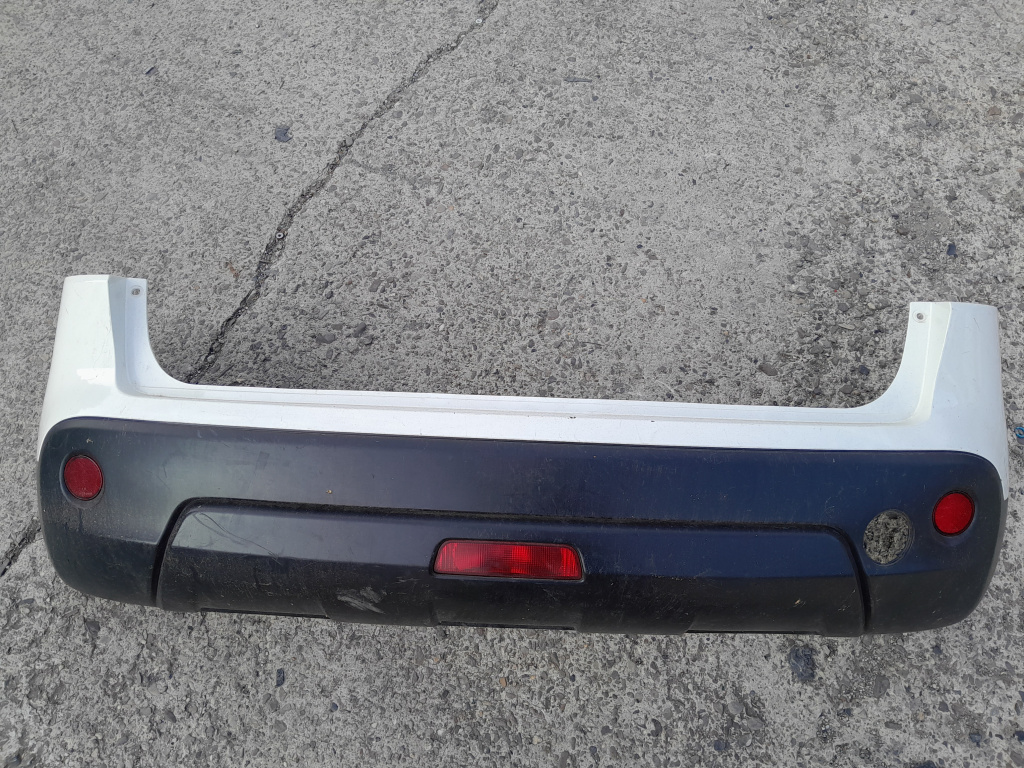 Bara spate Nissan Qashqai 2011