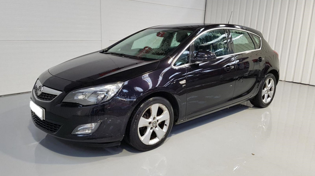 Bara spate Opel Astra J 2010 Hatchback 1.7 CDTi