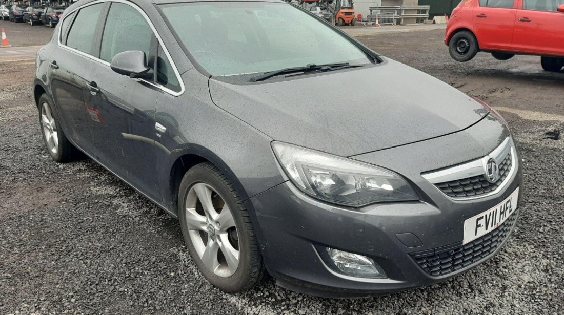 Bara spate Opel Astra J 2011 Hatchback 2.0 CDTI