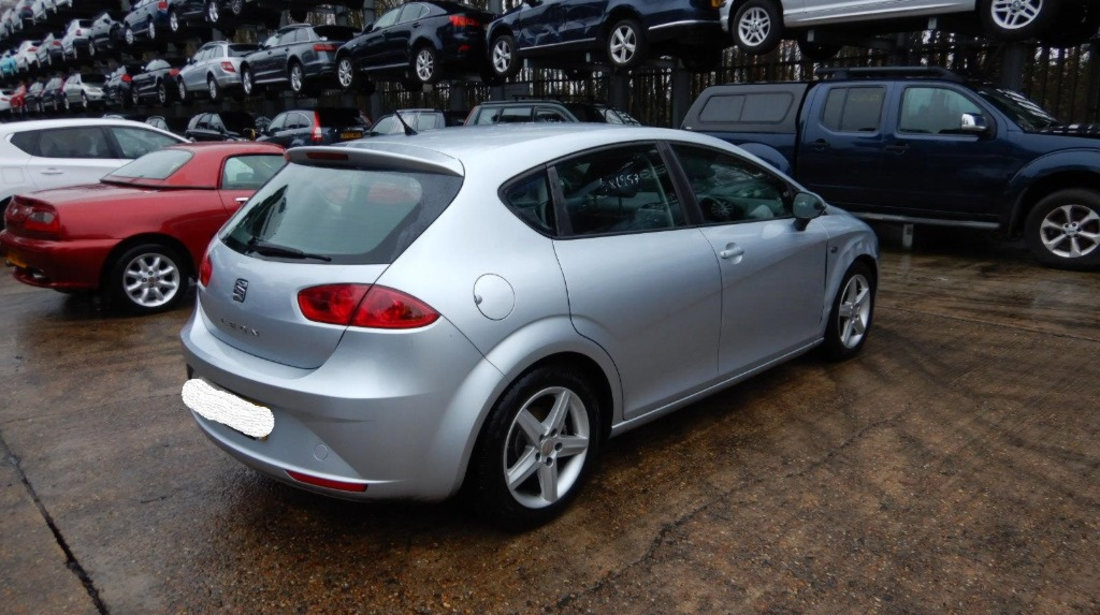 Bara spate Seat Leon 2 2010 Hatchback 1.6 TDI