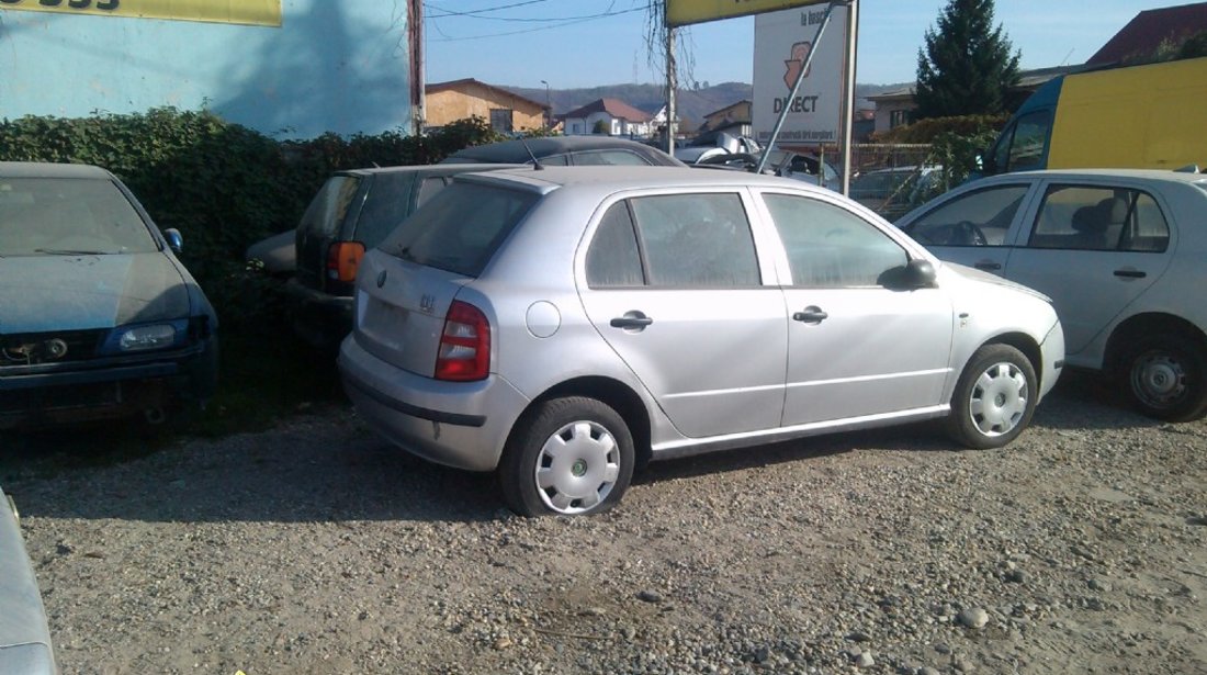 Bara spate skoda fabia 2003