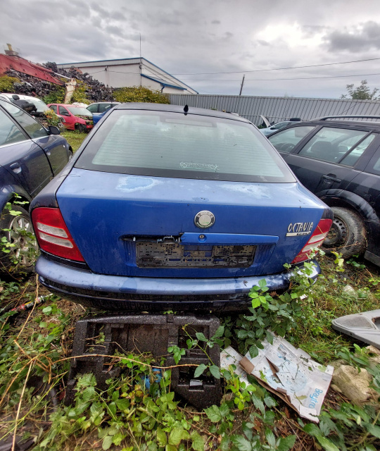 Bara spate Skoda Octavia [1996 - 2000] Liftback 5-usi 1.6 MT (75 hp)