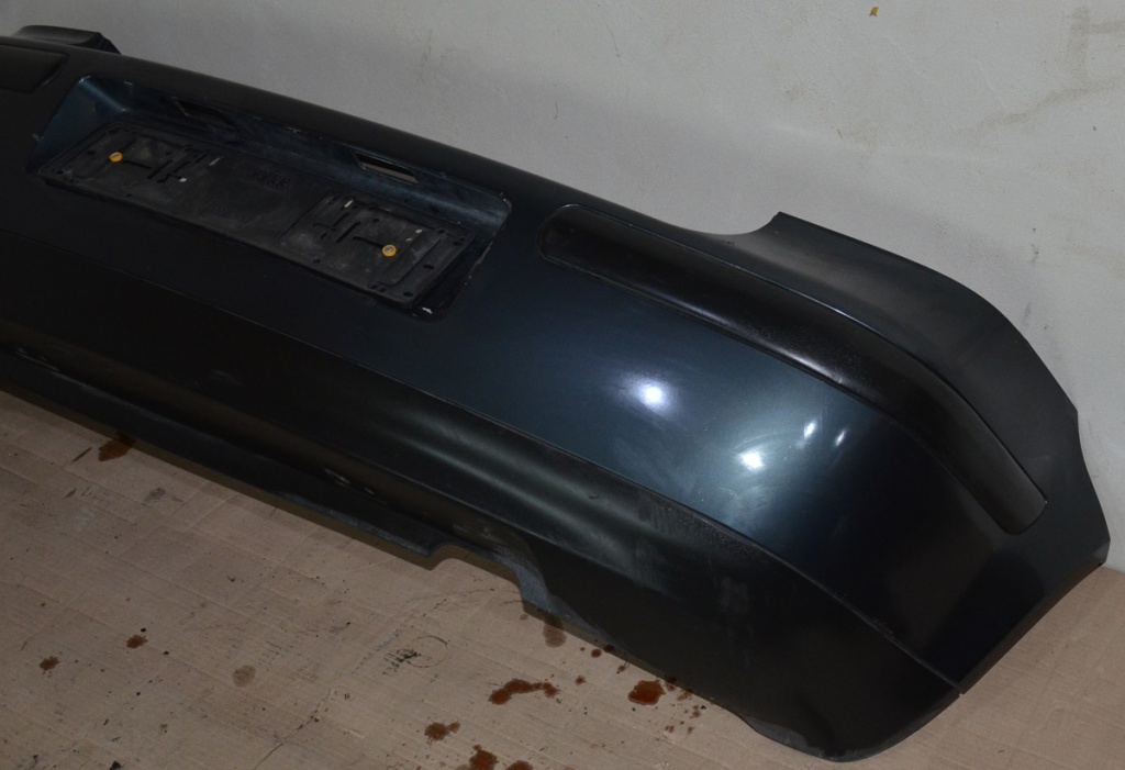 BARA SPATE / SPOILER COMPLETA VW GOLF 4 ALBASTRU