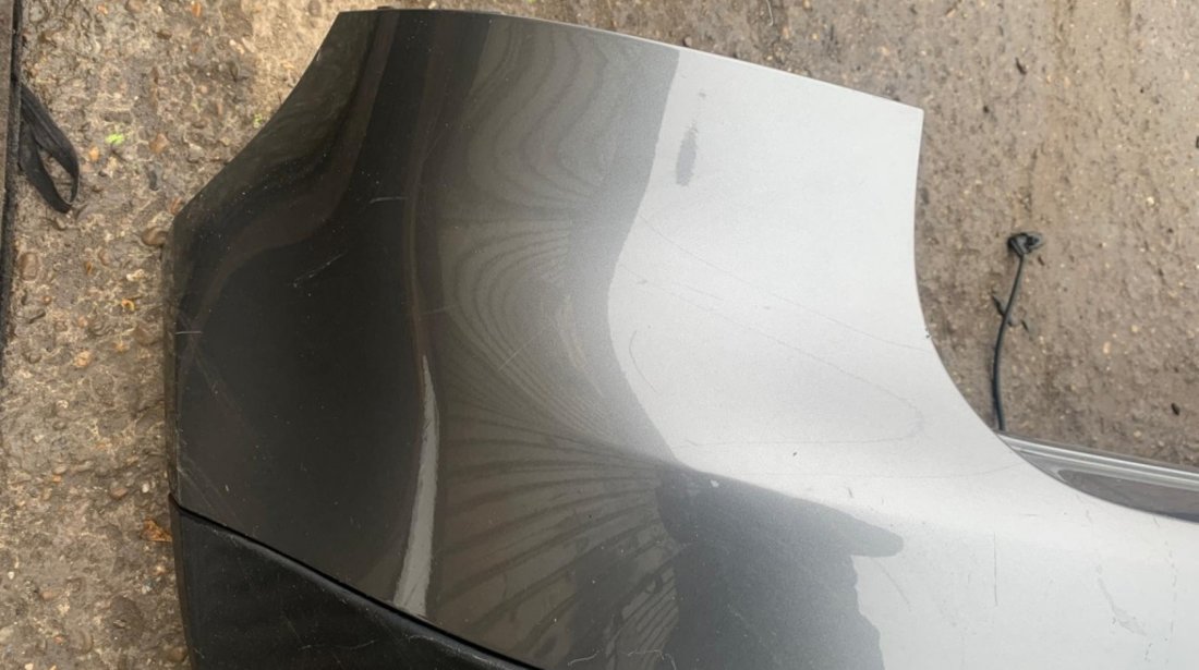 Bara Spate / Spoiler VW Golf 5 Hatchback 2003 - 2009 cu Mici Defecte / Imperfectiuni Cod: 1K6807521