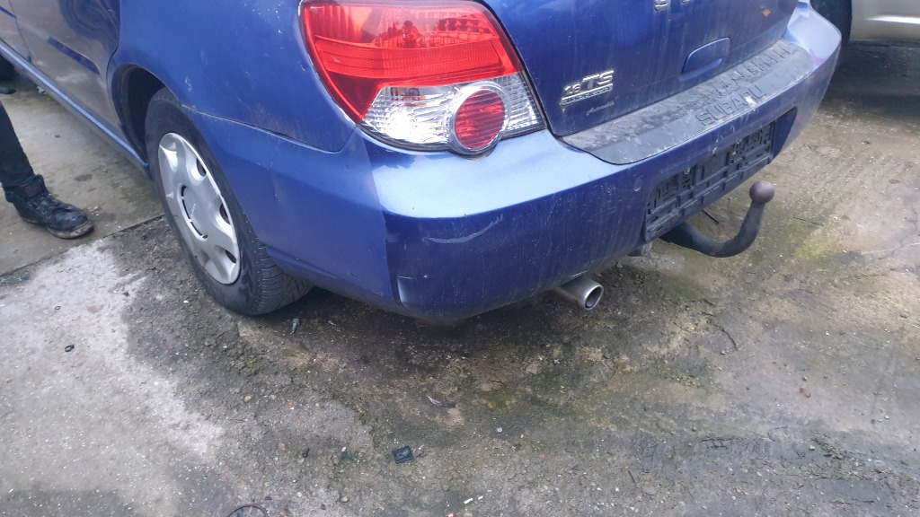Bara spate Subaru Impreza