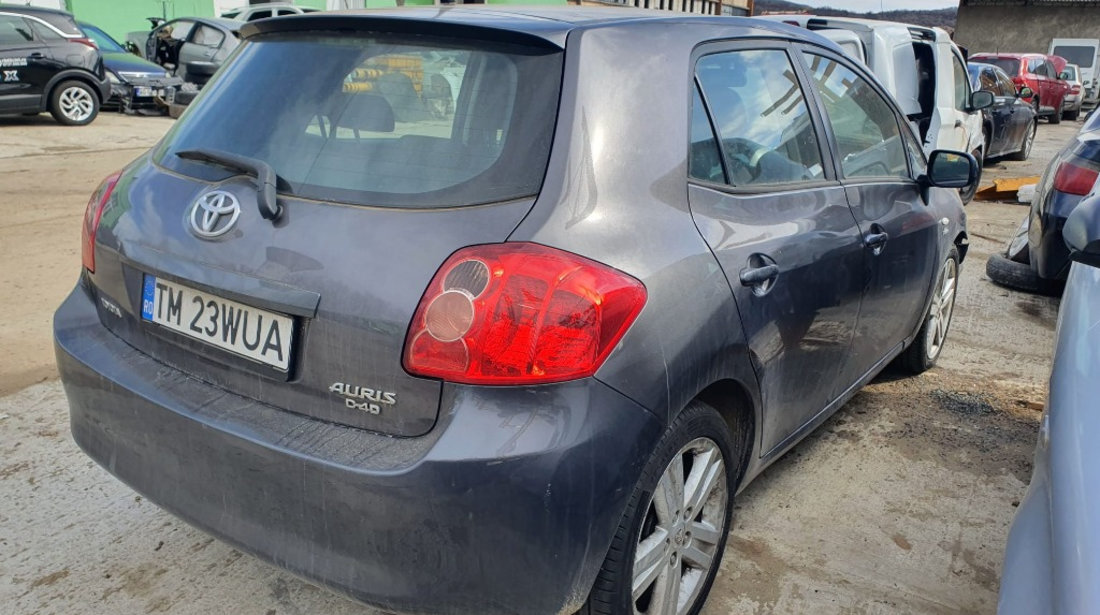 Bara spate Toyota Auris 2008 hatchback 2.2 d-cat