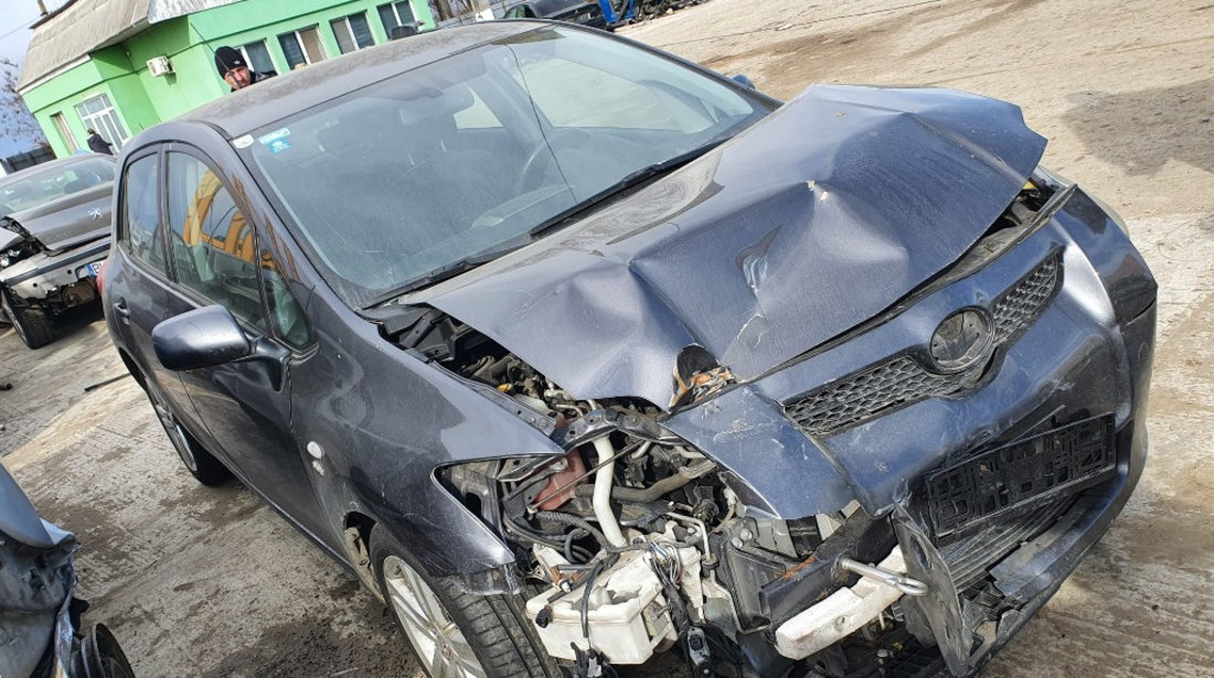 Bara spate Toyota Auris 2008 hatchback 2.2 d-cat