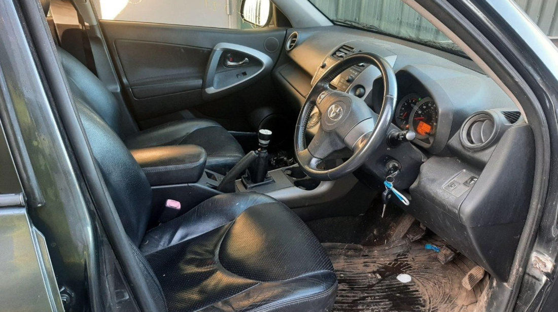 Bara spate Toyota RAV 4 2007 SUV 2.2 TDI