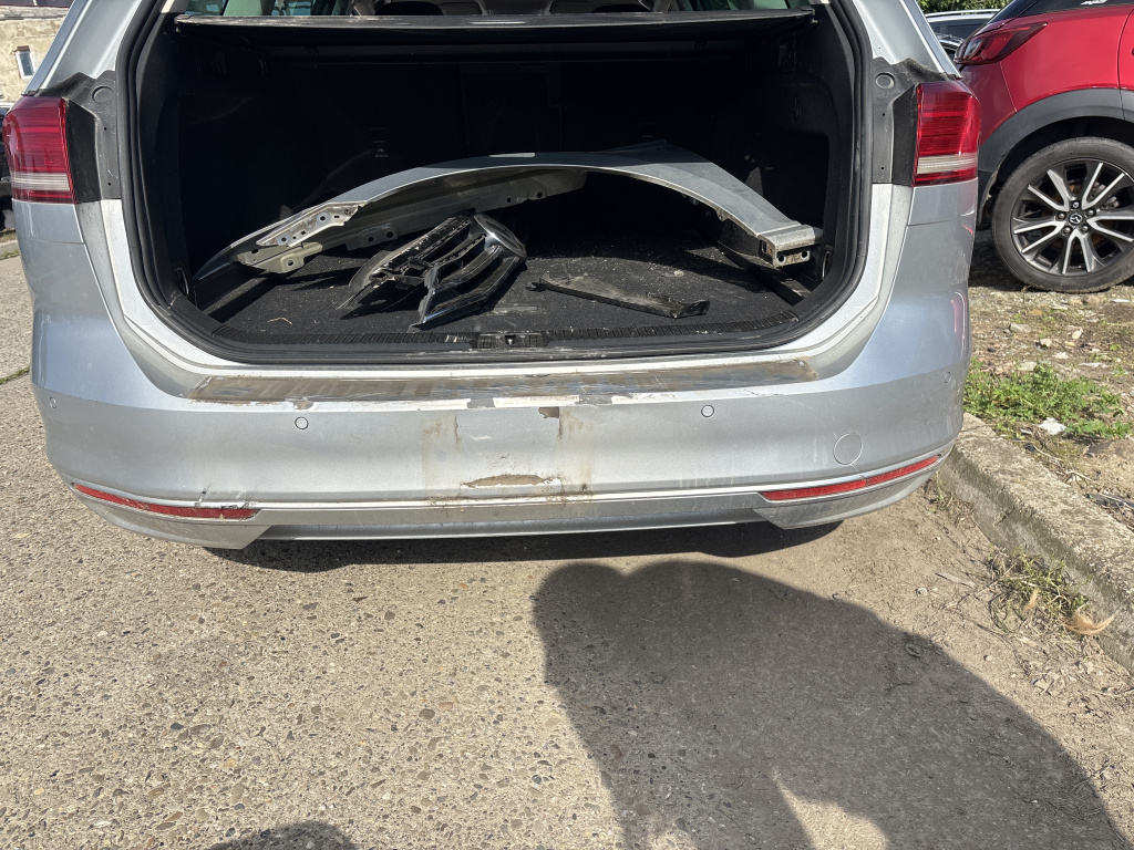 Bara spate Volkswagen Passat B8 Break 2.0 Motorina 2015, CU DEFECT