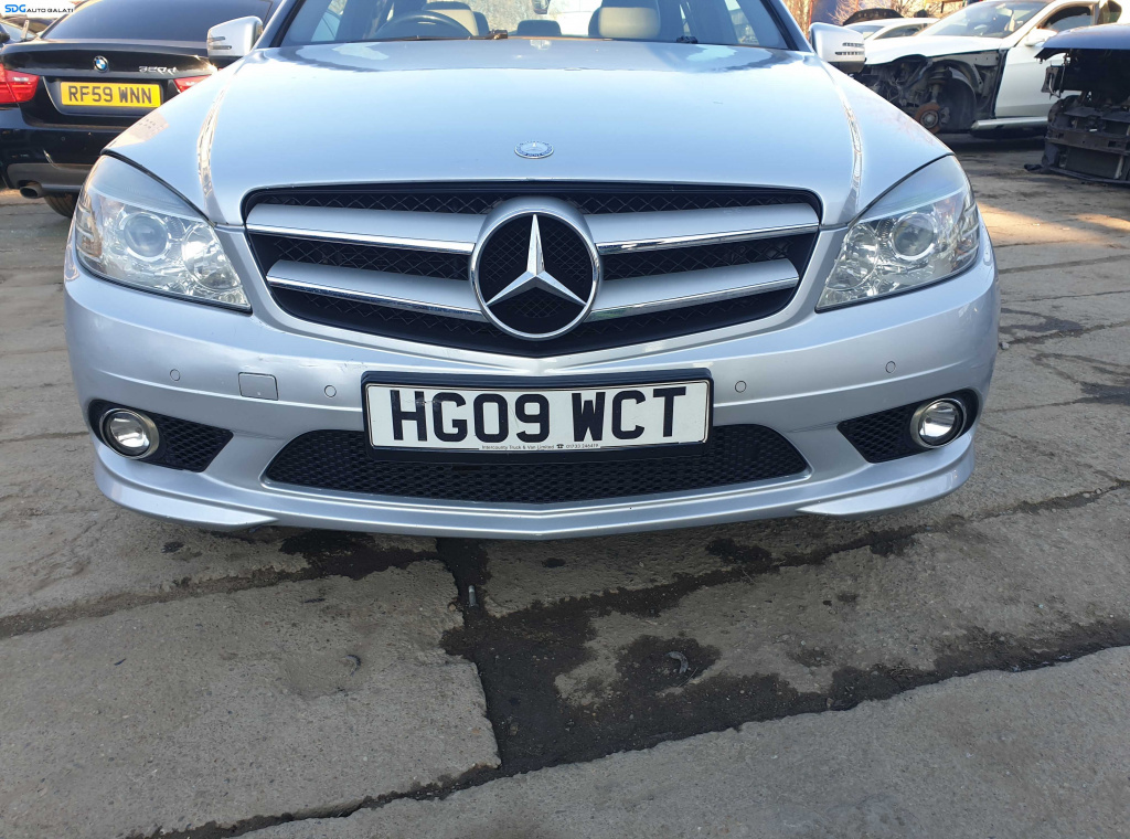 Bara Spoiler Fata AMG Completa FARA Grila cu Emblema Mercedes Clasa C Class W204 NFL Non Facelift 2007 - 2011 [K1585]
