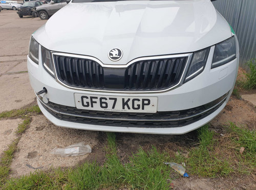 Bara Spoiler Fata cu Grila Radiator Grile si Proiectoare Skoda Octavia 3 FL Facelift 2017 - 2020 Cul...