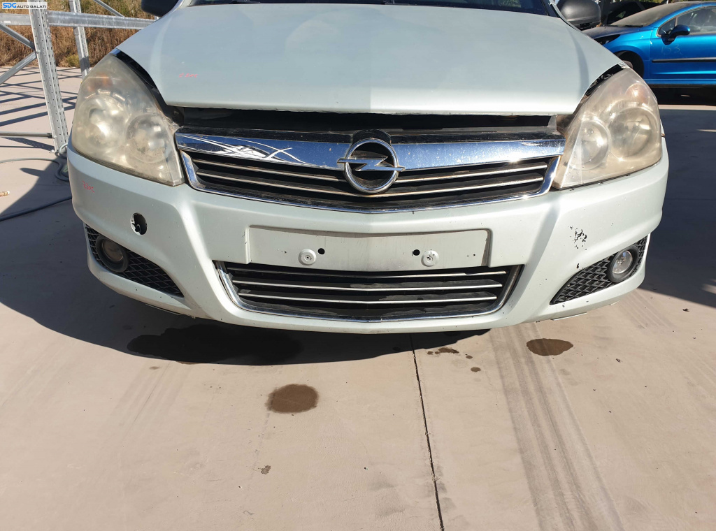 Bara Spoiler Fata cu Grile cu Defecte Opel Astra H FL Facelift 2007 - 2010 Culoare Z30C [K7184]