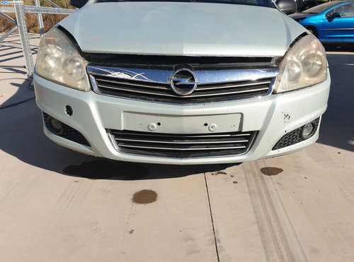 Bara Spoiler Fata cu Grile cu Defecte Opel Astra H FL Facelift 2007 - 2010 Culoare Z30C [K7184]