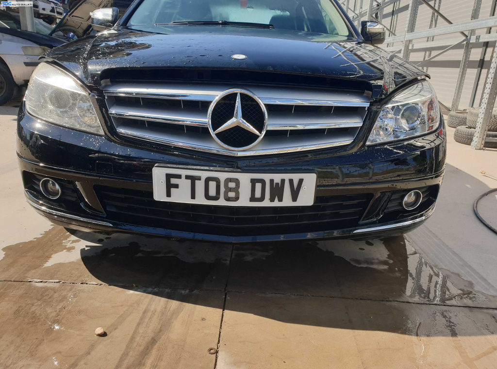 Bara Spoiler Fata cu Grile si Proiectoare FARA Grila cu Emblema Mercedes Clasa C Class W204 NFL Non Facelift 2007 - 2011 Culoare C040 040 [K6772]