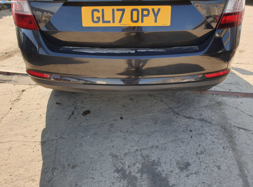 Bara Spoiler Spate cu Defect Skoda Rapid Hatchback 2012 - 2017 Culoare LF9R [K4356]